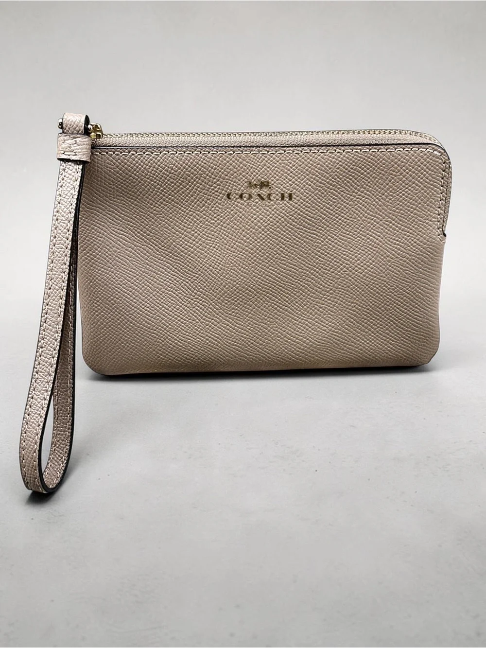 Coach Corner Zip Wristlet Taupe Beige Crossgrain Leather Wallet Bag EUC